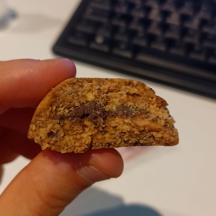 photo of Nutri Raw Bombón De Maní Relleno Con Chocolate shared by @aldyflorent on  11 Apr 2024 - review