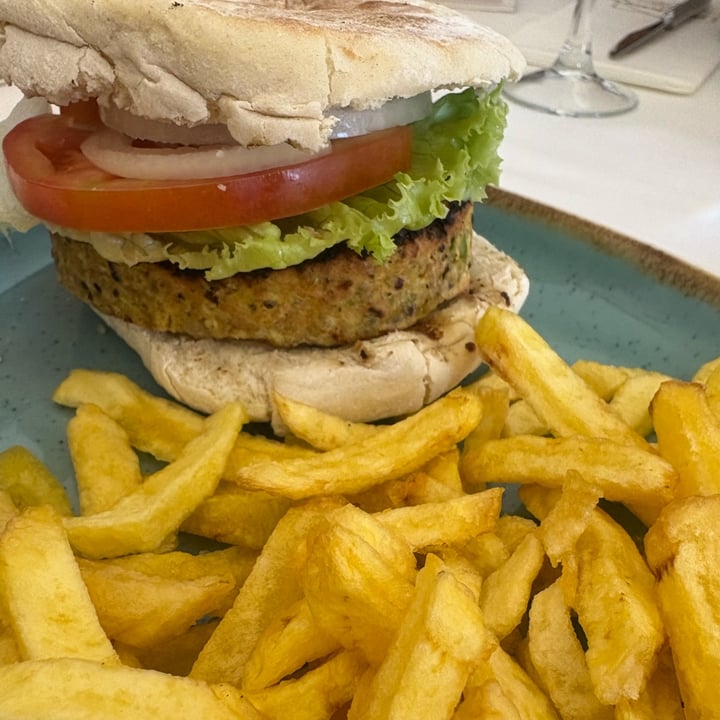 photo of Bom Jesus Hamburguesa vegetariana shared by @helenrmc on  06 Sep 2025 - review