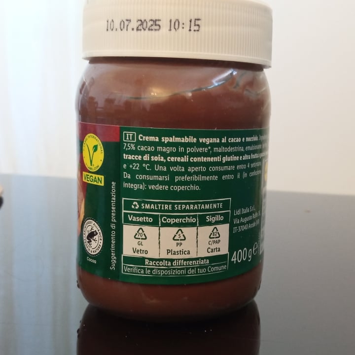 photo of Vemondo Crema  spalmabile nocciole e cacao shared by @rosso-di-sara on  27 Jun 2024 - review