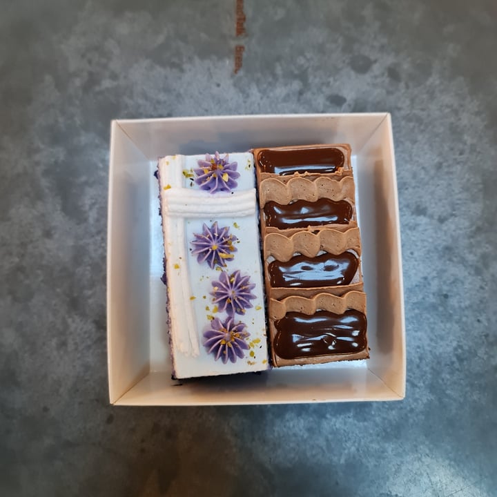 photo of Greendot Patisserie Pulut Hitam & Chocolate Buttercream Cake shared by @parismelody on  01 Oct 2025 - review