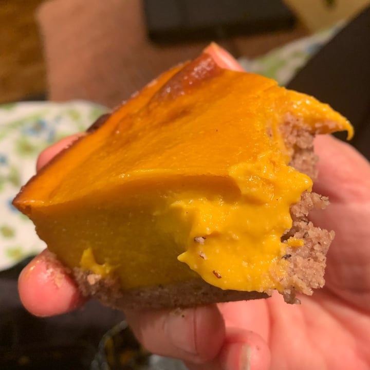 photo of Vega Food Roma torta al mango shared by @unejanie on  08 Dec 2023 - review