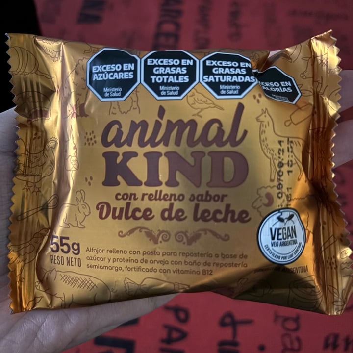 photo of Animal kind Alfajor de choloate semiamargo con dulce de leche shared by @buenosairesvegano on  23 Oct 2024 - review
