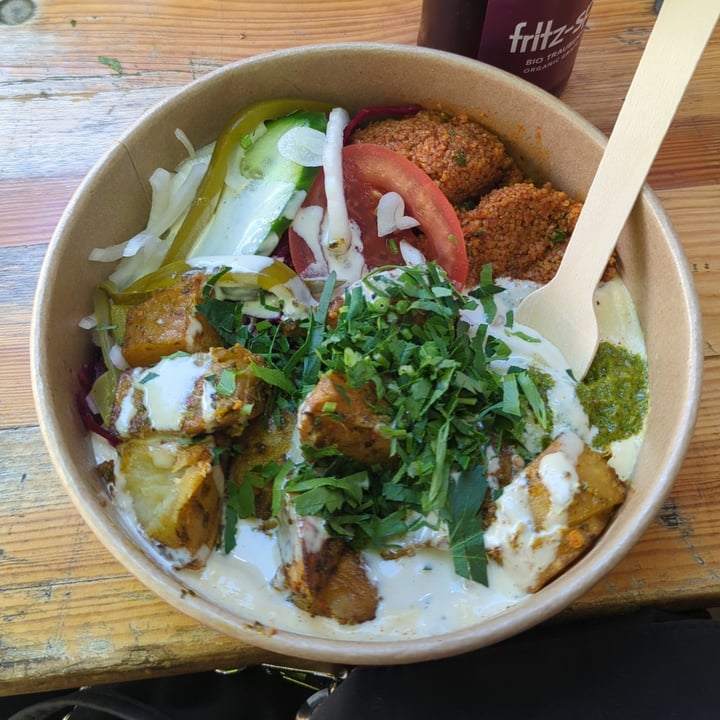 photo of The Hummusapiens Hot Batata Bowl shared by @bratkart0ffel on  02 May 2024 - review