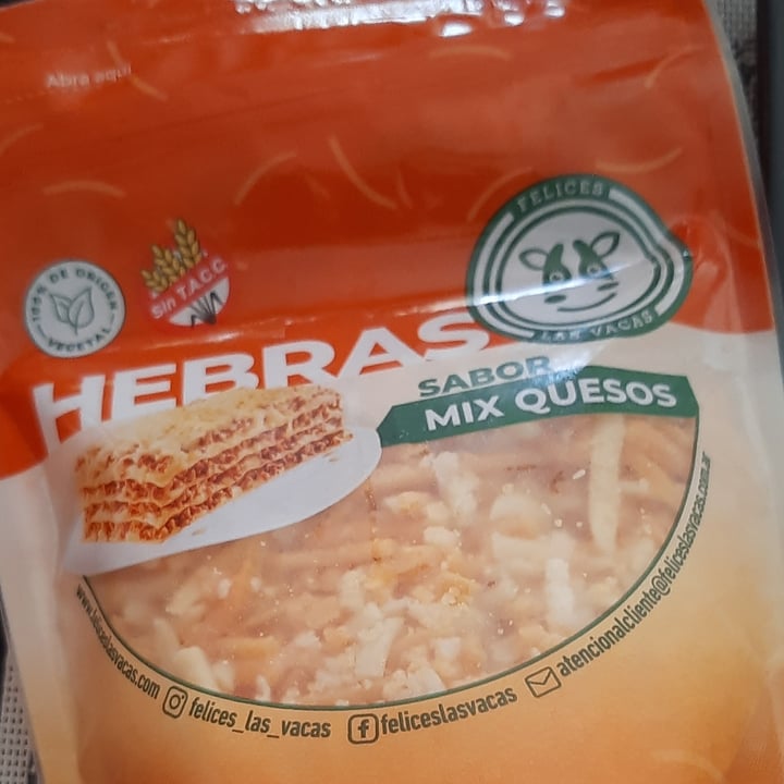 photo of NotCo Queso En Hebras shared by @meliveg on  09 Dec 2023 - review