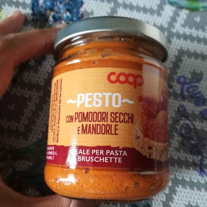 photo of Coop Pesto con pomodori secchi e mandorle shared by @grilla on  02 Sep 2023 - review