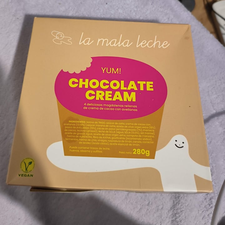 photo of La Mala Leche Chocolate Cream Muffin shared by @kabuti on  30 Nov 2023 - review