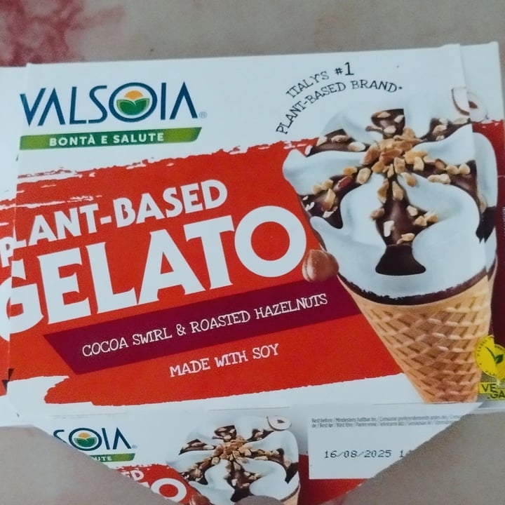 photo of Valsoia Vanilla Caramel Swirl Gelato with Cocoa and Hazelnuts shared by @botanicni-vrt on  15 Jun 2024 - review