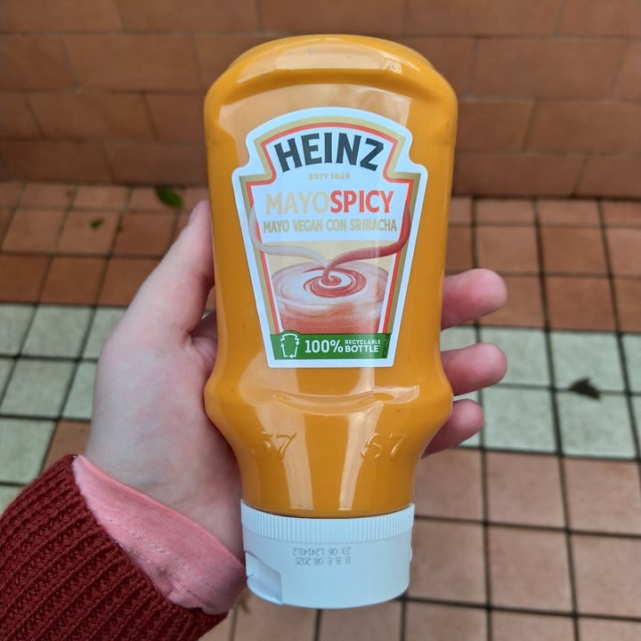 photo of Heinz mayospicy mayo vegan con sriracha shared by @nadiavi on  25 Jan 2025 - review