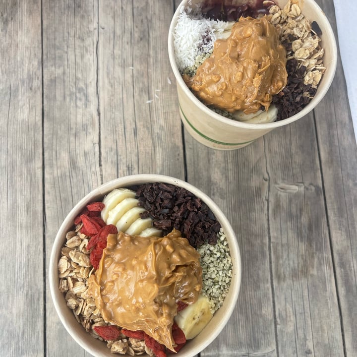 photo of Russell’s by Eat Healthy Kauai Loaded Acai Bowl shared by @lilyycaroline on  02 Apr 2025 - review