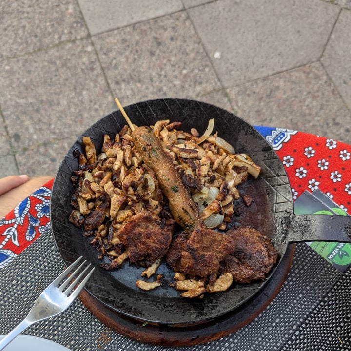 photo of Vegano Mezo Grillmixteller shared by @alainasparagus on  27 Aug 2024 - review