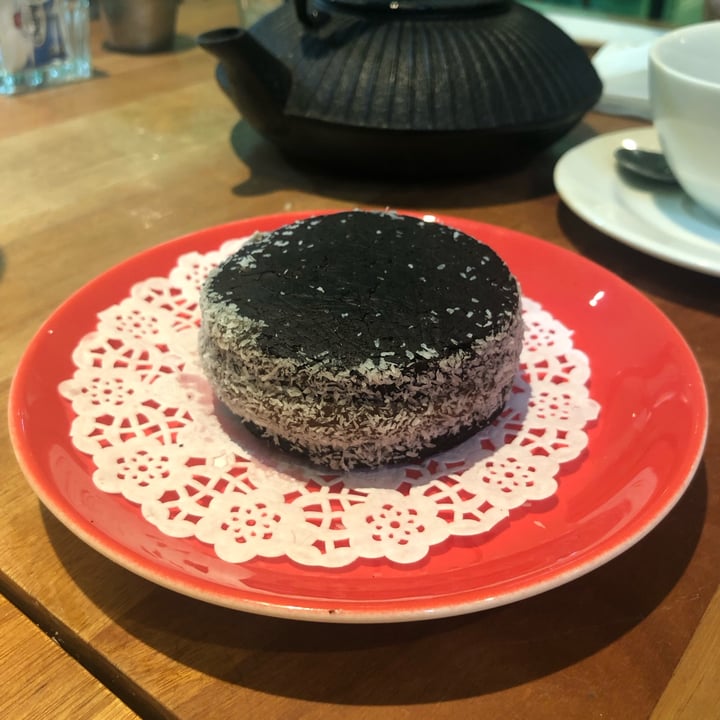 photo of Eggs & Greens Café Alfajor de Cacao shared by @nanaesquivel on  07 Jan 2024 - review