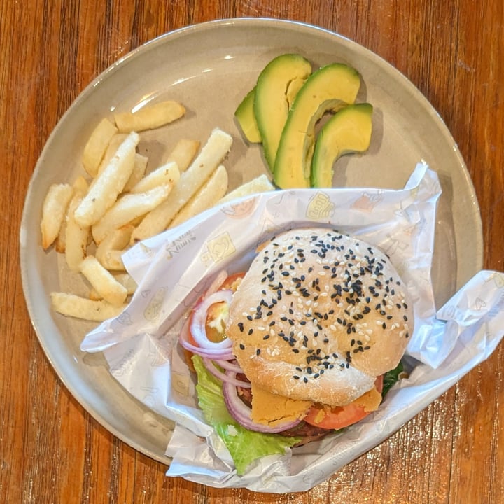 photo of The Trend cafe-bistro Omni Plant-Based Beef Burger shared by @xinru-t on  02 May 2024 - review
