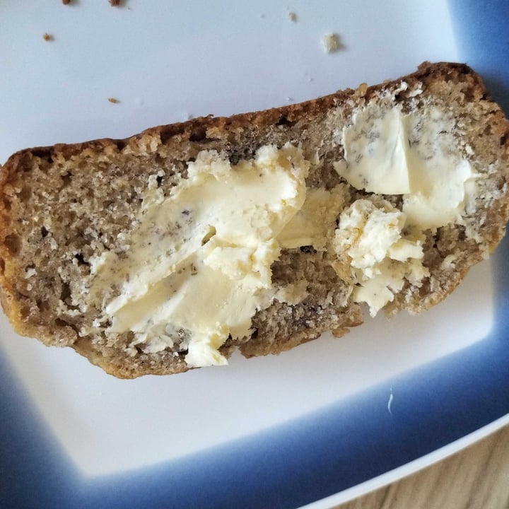 photo of Flora salted plant based block (butter) shared by @helenevegan on  09 Nov 2024 - review