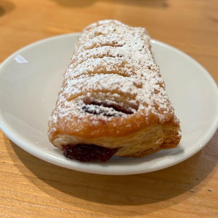 photo of Cooofe - Elnòs Shopping (BS) Strudel al ribes shared by @rumakaur on  21 Sep 2023 - review