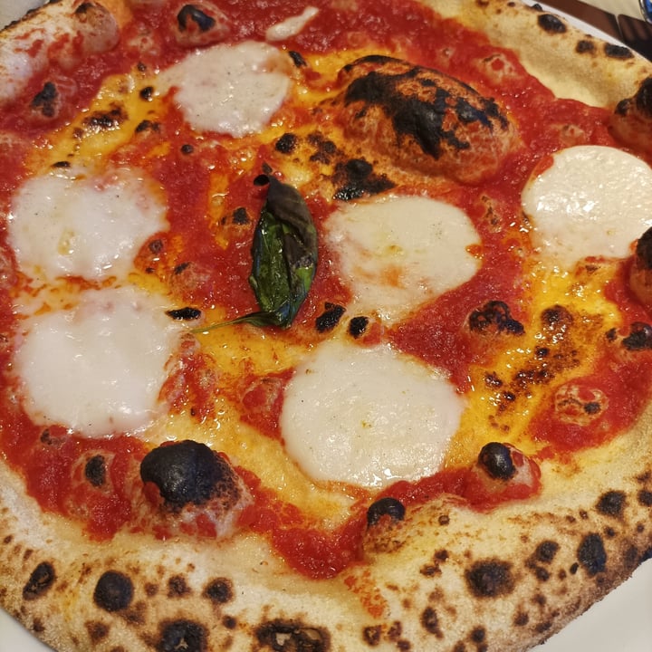 photo of AUuM (Viale Sabotino) Pizza Margherita Vegan shared by @giucav on  27 Sep 2023 - review