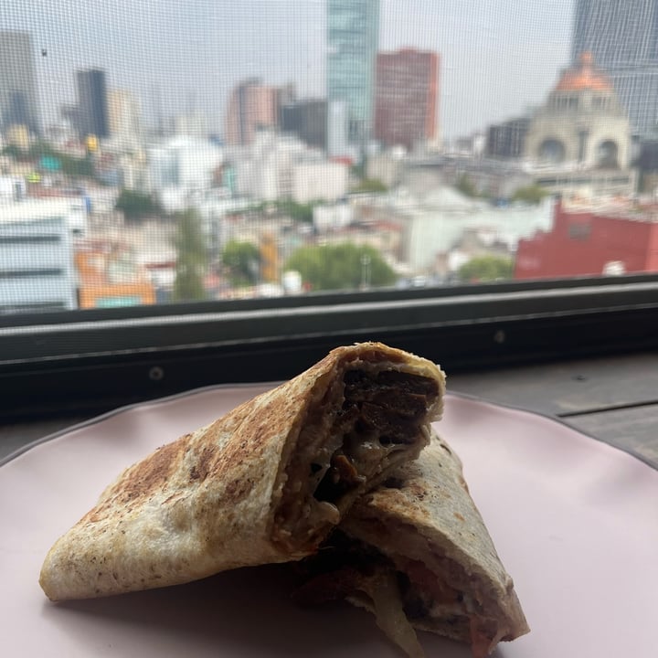 photo of Vegattos Hamburguesa Crispy shared by @corriendofeliz on  24 Apr 2024 - review