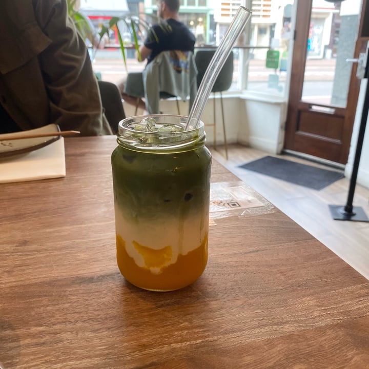 photo of Vegan Sushi Bar matcha mango Milk Tea shared by @veganalexandria on  08 Oct 2023 - review