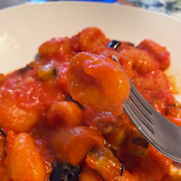 photo of Vemondo Vegan Gnocchi With Tomato shared by @hail-seitan on  15 Apr 2024 - review