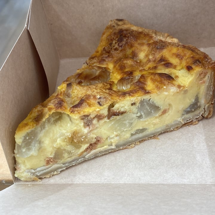 photo of Land&Monkeys Quiche Lorraine shared by @elisabetta76 on  03 Oct 2023 - review