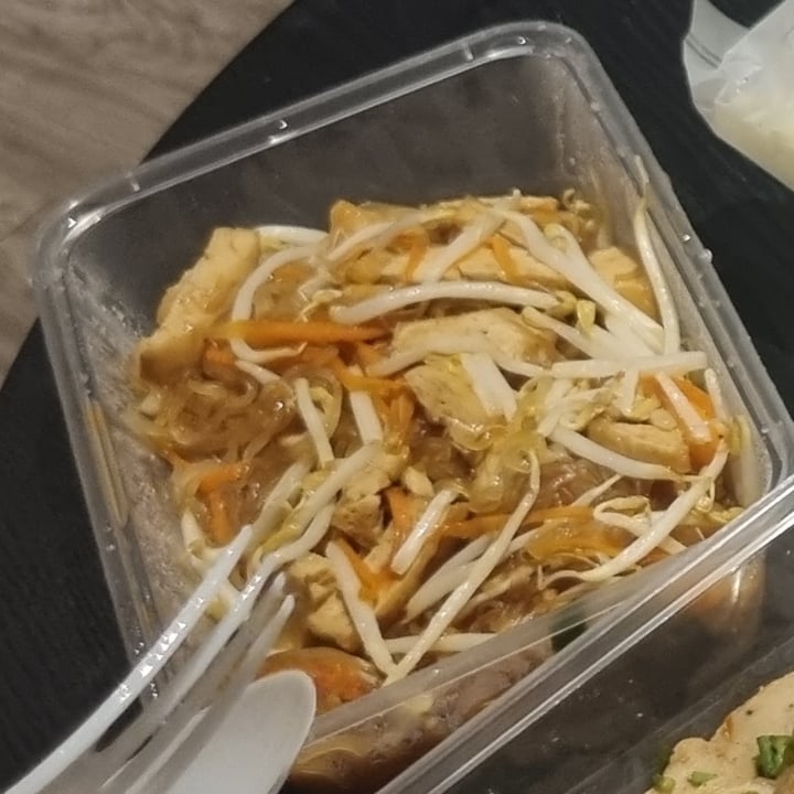 photo of Vegetarian by So Vegan ร้านอาหารเจ มังสวิรัติ โซวีแกน สาขาบางกะปิ (ลาดพร้าว 109 แยก 7)​ vegan pad thai shared by @xxarisu on  04 Aug 2024 - review