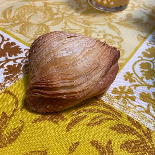 Photo of the dish “sfogliatella riccia”