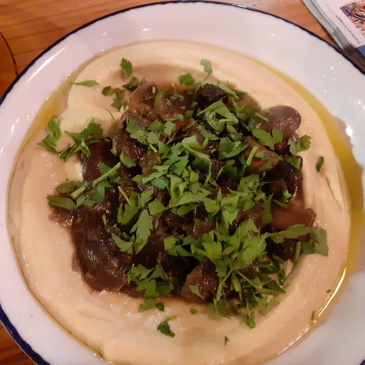 photo of La Hummuseria Humus con champiñones shared by @queenmary on  30 Oct 2023 - review