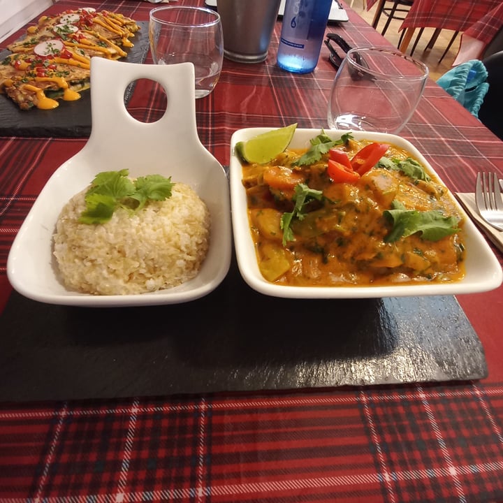 photo of Sabores de Sandra VEGAN Restaurant Arroz al curry tailandés shared by @ixb on  30 Sep 2023 - review
