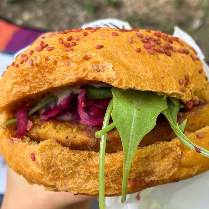 photo of Flower Burger Botanical Burger shared by @anto- on  24 Sep 2023 - review