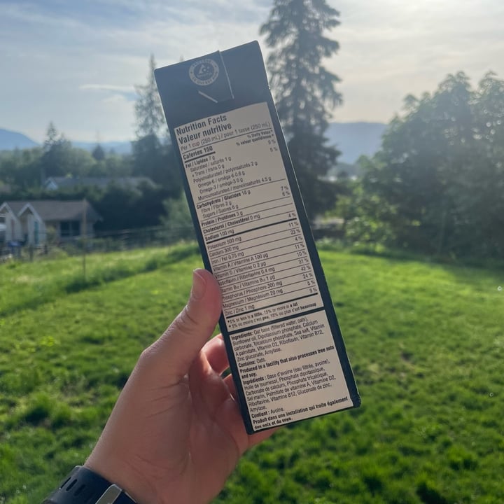 photo of Earth's Own Barista Edition Oat Milk shared by @veganvanwoman on  17 May 2024 - review