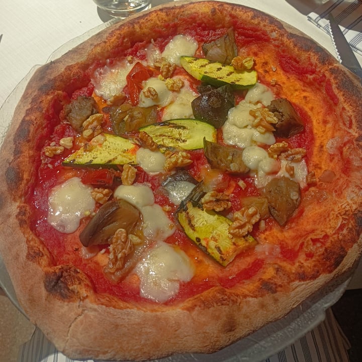 photo of Pizzeria ristorante Ostaria Nova Pizza Green shared by @mixxy on  17 Jul 2024 - review