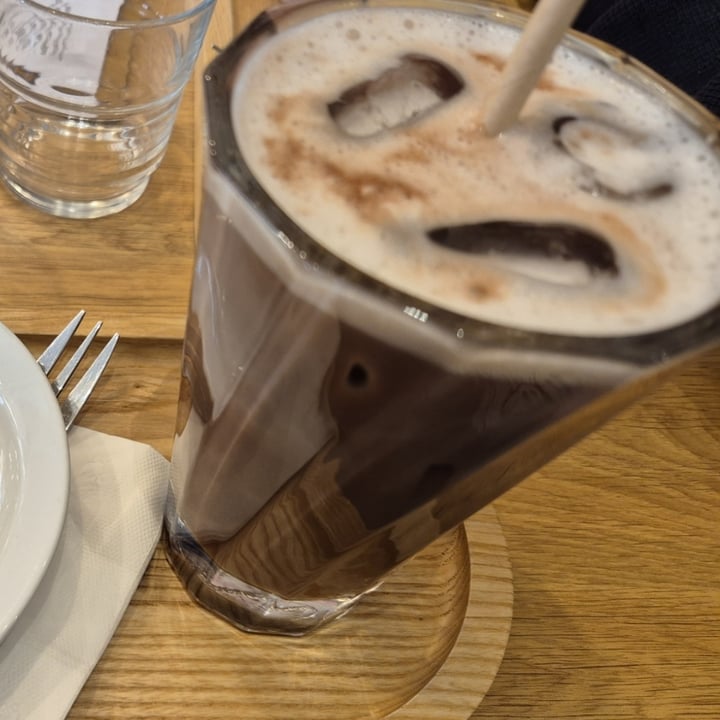 photo of Graines du Jour Chocolat Glacé shared by @anirudhguillaume on  07 May 2024 - review