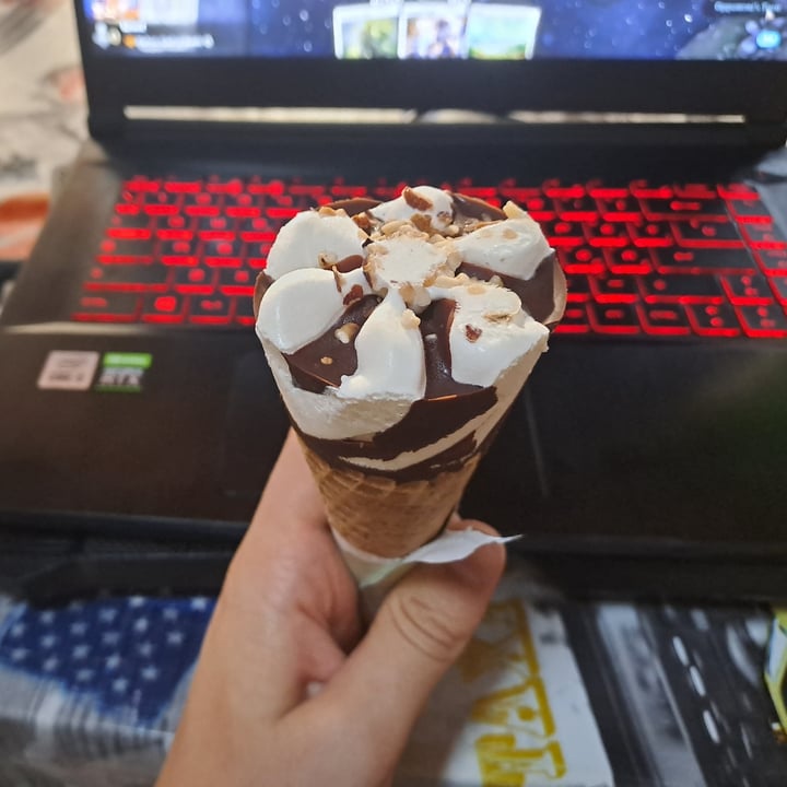 photo of Amo Essere Veg 4 coni gelato alla soia shared by @kristhesfiguz on  29 Aug 2023 - review