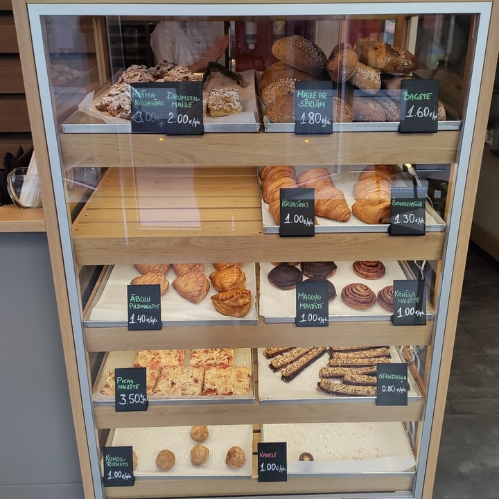 photo of Foxy's Bake Shop Vegan pastries shared by @militkata on  03 Oct 2023 - review