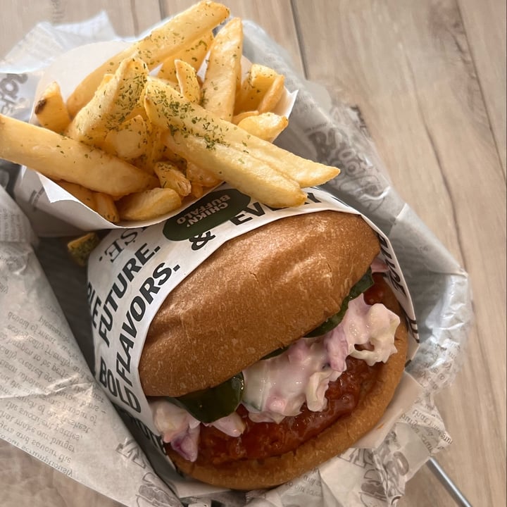 photo of VeganBurg Singapore Chikn’ Buffalo shared by @skootykoots on  25 Sep 2023 - review