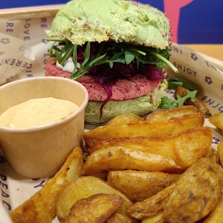 photo of Flower Burger planter burger shared by @ambras on  22 Jun 2025 - review