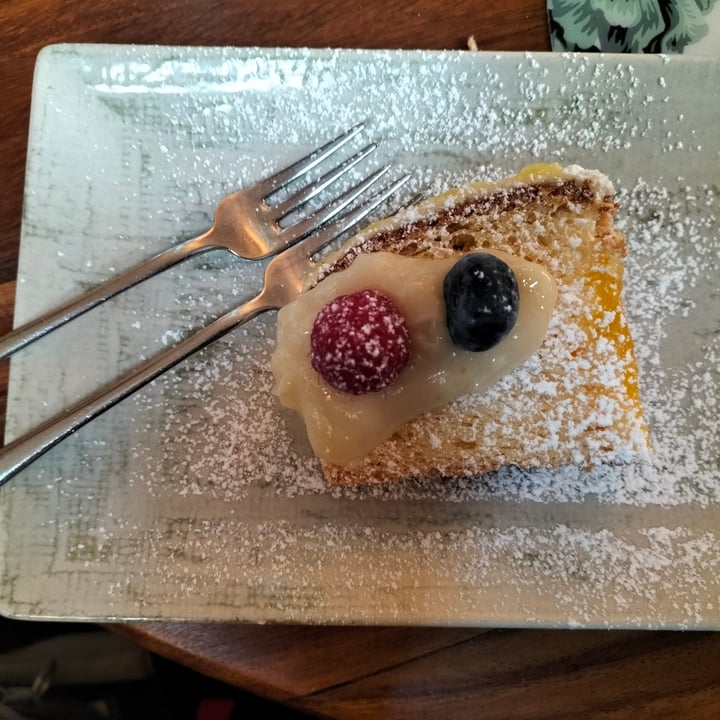 photo of L'OV Osteria Vegetariana Colomba Pasquale con crema pasticcera all'arancia shared by @greendashy on  08 Jul 2024 - review
