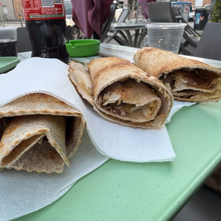 photo of Il Lokalino Maxi Rotolo Hummus, Melanzane, Mopur E Mandorle shared by @nicolepasini on  11 Apr 2025 - review