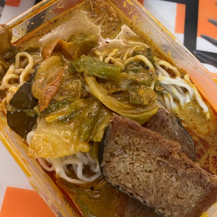 photo of Divine Realm Vegetarian Restaurant curry ramen shared by @soy-orbison on  12 Feb 2024 - review