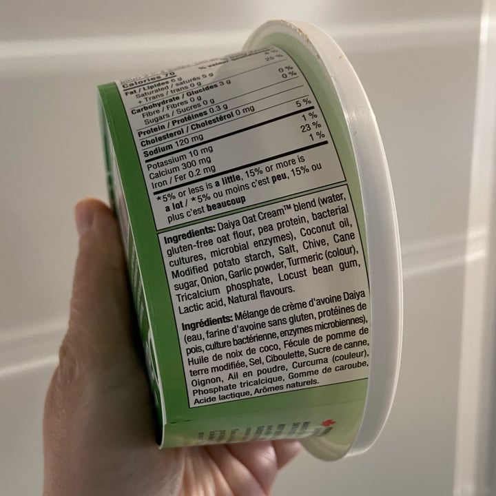 photo of Daiya Chive and Onion cream cheeze shared by @veggie-meg on  16 Feb 2025 - review