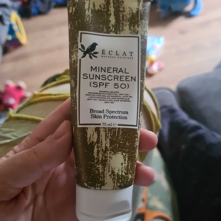 photo of Éclat Mineral Sunsxreen (SPF 50) shared by @mipsy on  25 Jun 2024 - review