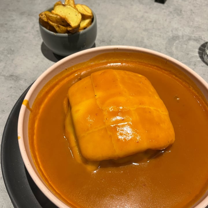 photo of Kind Kitchen Francesinha shared by @xanaramos on  22 May 2024 - review