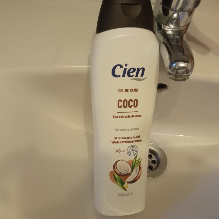 photo of Cien Bath gel Coco shared by @rompehielos1964 on  17 Sep 2023 - review
