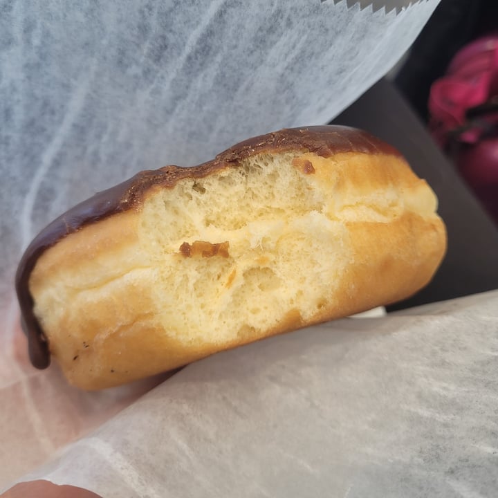 photo of Voodoo Doughnut Vegan Chocolate Ring shared by @yourfriendjen on  15 Aug 2025 - review