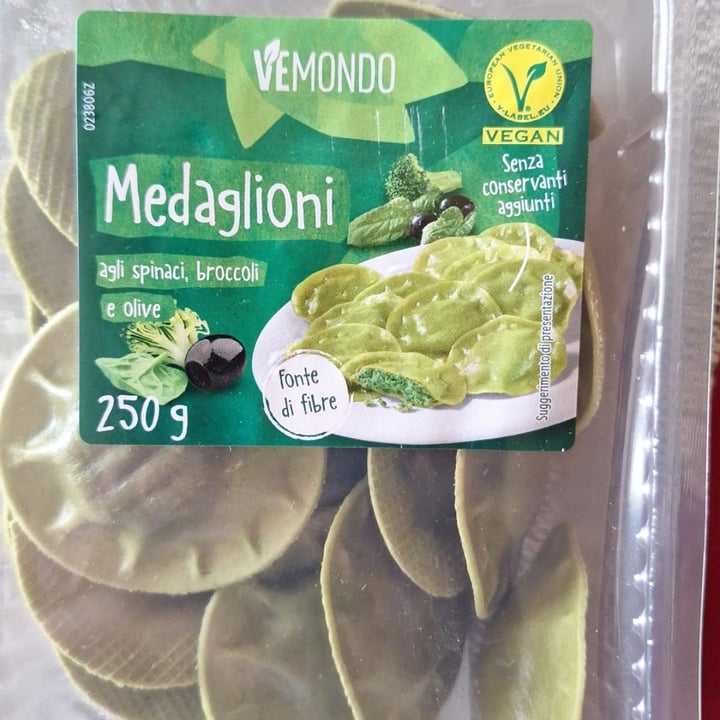 photo of Vemondo Medaglioni Agli Spinaci, Broccoli E Olive shared by @clairenrouge on  24 Jun 2024 - review