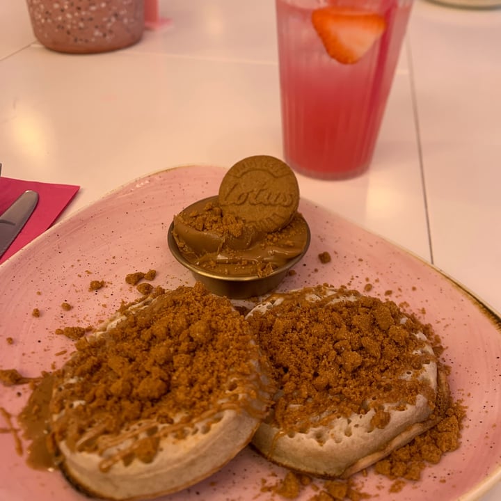 photo of Luxe Cafe Bar Lotus Biscoff Crumpets shared by @beckyallott on  15 Jul 2024 - review