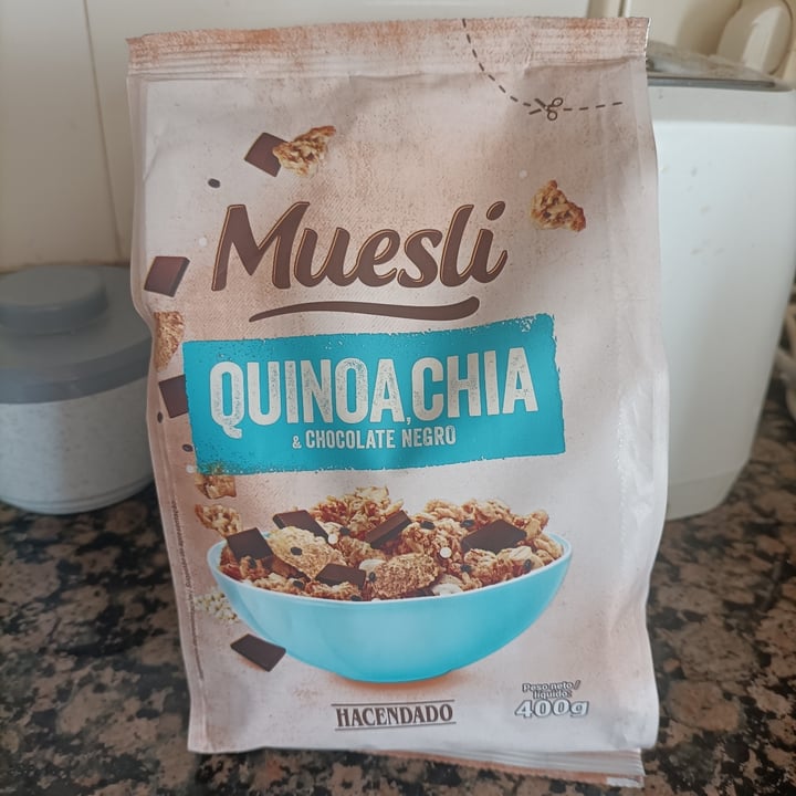 photo of Hacendado Muesli Quinoa, Chia y chocolate negro shared by @lidiamanrique95 on  15 Apr 2024 - review
