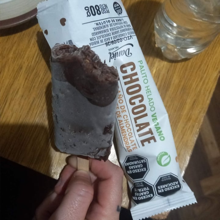 photo of Daniel Helados Palito Helado Vegano Chocolate con Baño de Chocolate y crocante de Almendras shared by @luisanastier on  20 Sep 2025 - review