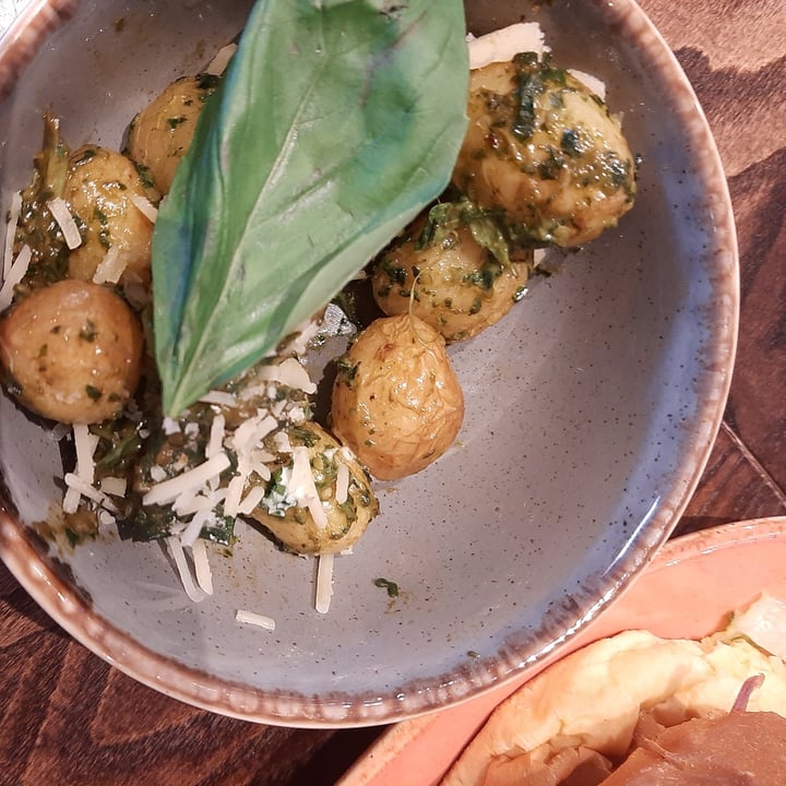 photo of The Tipsy Vegan Cambridge Roasted Potatoes with Parsley and Basil shared by @raskolnikov on  05 May 2024 - review