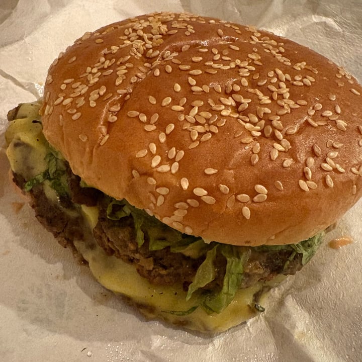 photo of Plant Groove burger the big groovy vegano shared by @hail-seitan on  19 Sep 2025 - review