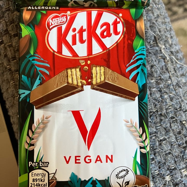 photo of Kit kat Nestle vegan kit kat shared by @sunflowermichelle on  05 Oct 2024 - review